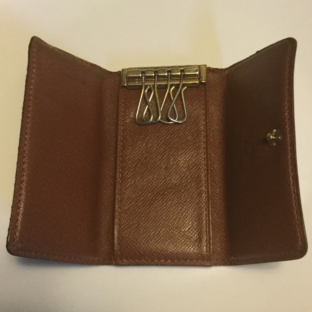 Auth Louis Vuitton Monogram Keyholder - Picture 4 of 8